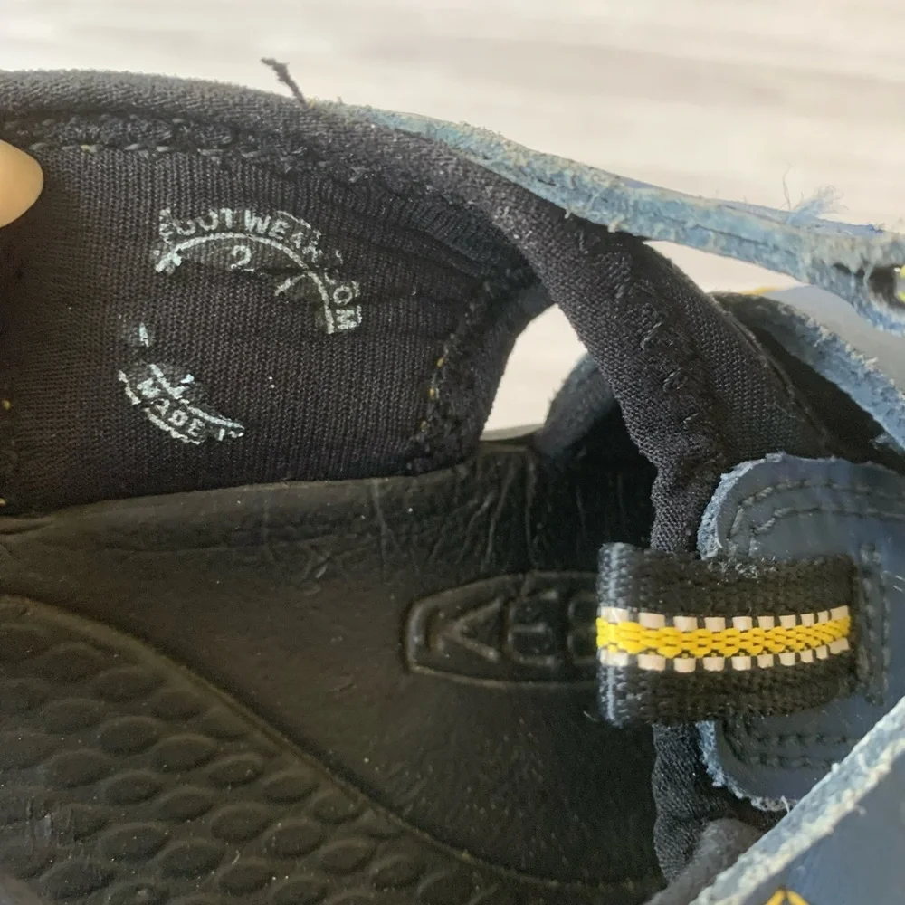 Keen Youth Newport H2 In Navy Size 2